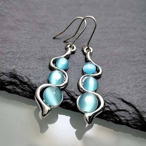 Aqua Wavey Earrings - Picture 3 of 5